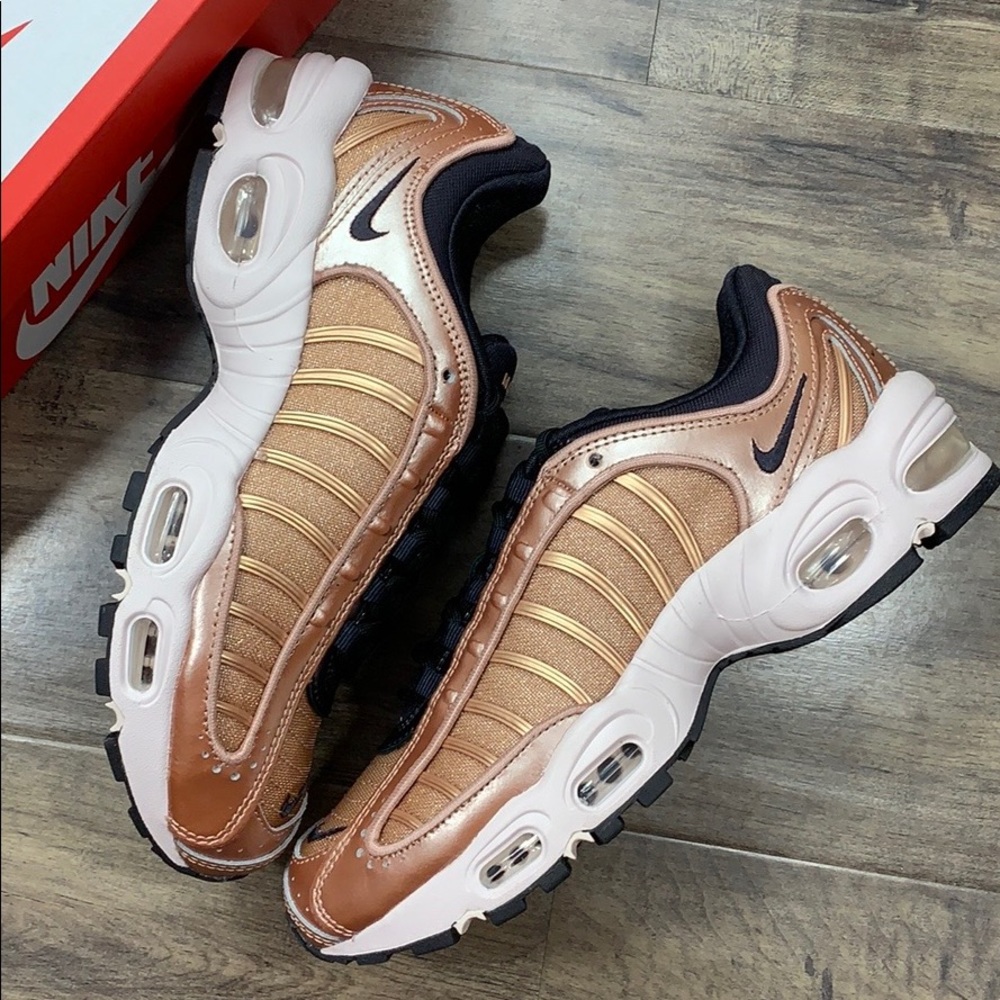 NIKE W AIR MAX TAILWIND IV - Picture 14 of 16